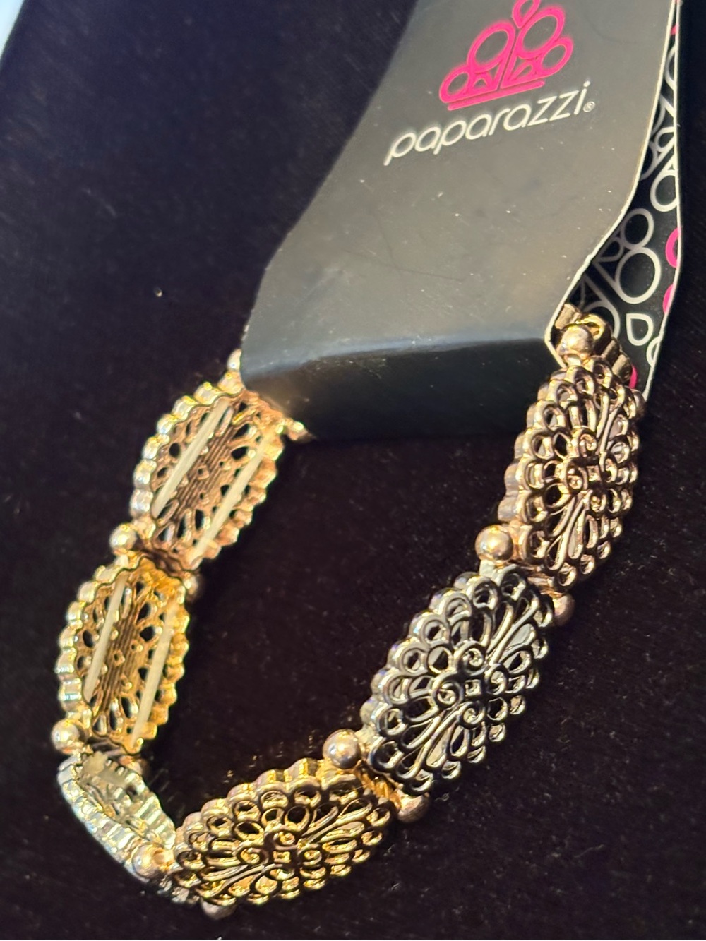 paparazzi Two-Tone Filigree Medallion Stretch Bracelet - Gold & Silver